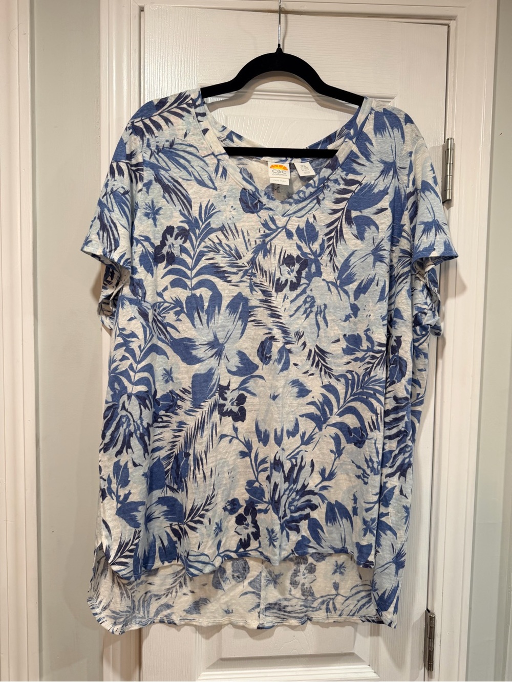 NWOT C&C Cali Size 2X Blue Floral 100% Linen Short Sleeve Split Hem Tunic Top